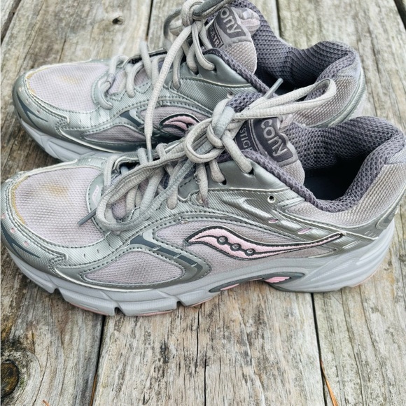 Saucony Women's Athletic Shoes in Gray and Pink size 7.5 - Picture 9 of 12